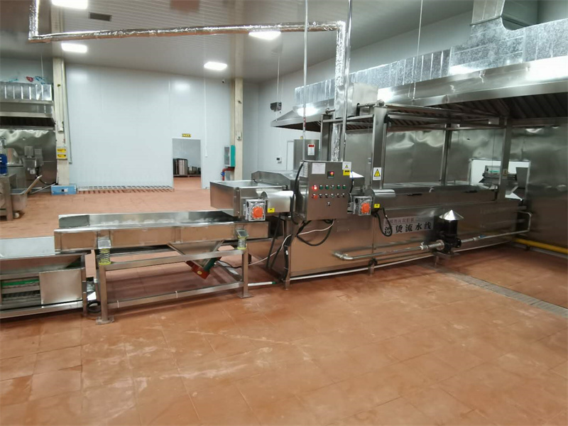 螺螄粉料包酸筍、酸豆角、木耳絲漂燙流水線