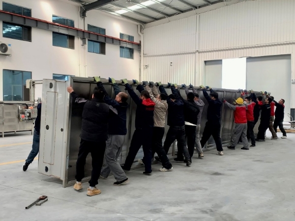 車間協作:一翻一折見齊心