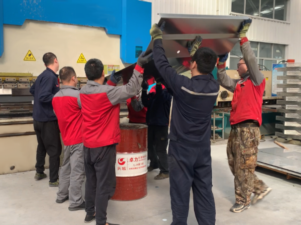 車間協作:一翻一折見齊心